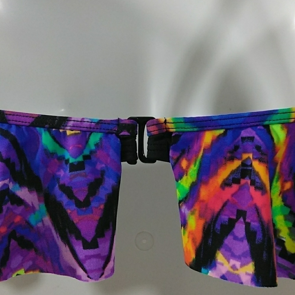 BEACH Betty by Miracle Brands Swimsuit Top - Picture 5 of 8
